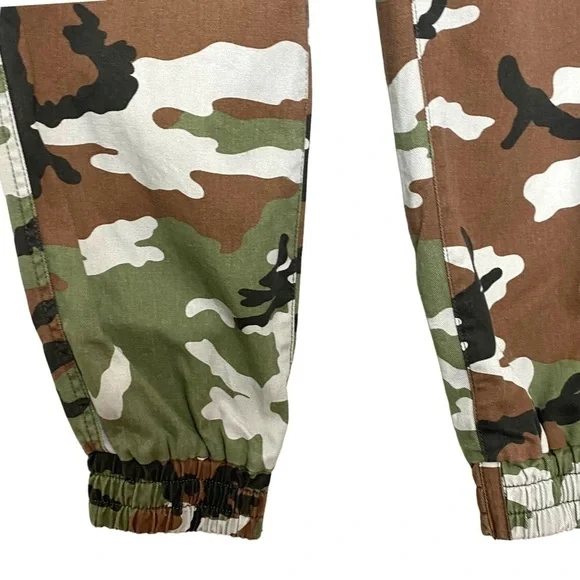 Aritiza TNA Alix Pant- High Waisted Elastic Cuff Camo Joggers - Picture 8 of 13